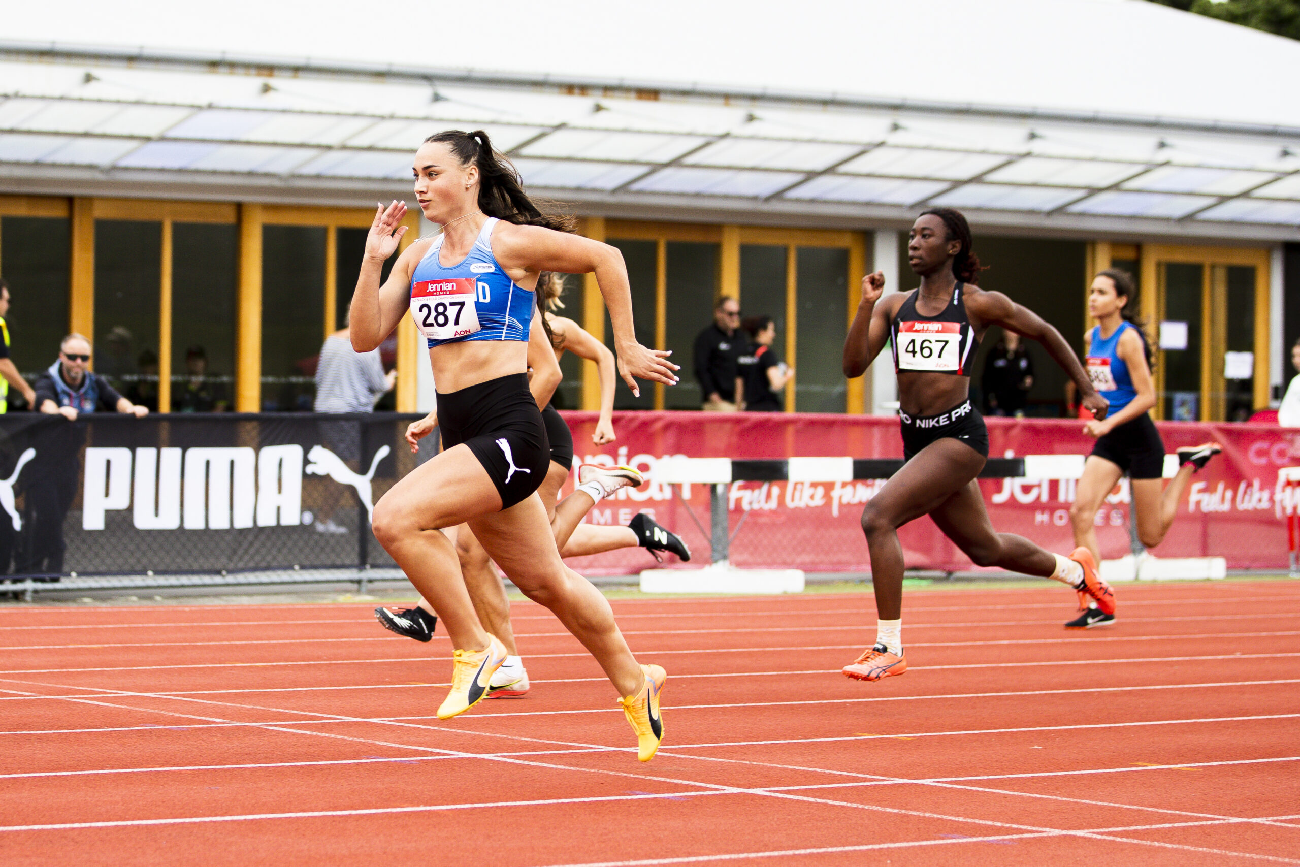 曼聯官宣中場新星齊達內·伊克巴爾加盟荷甲烏德勒支.